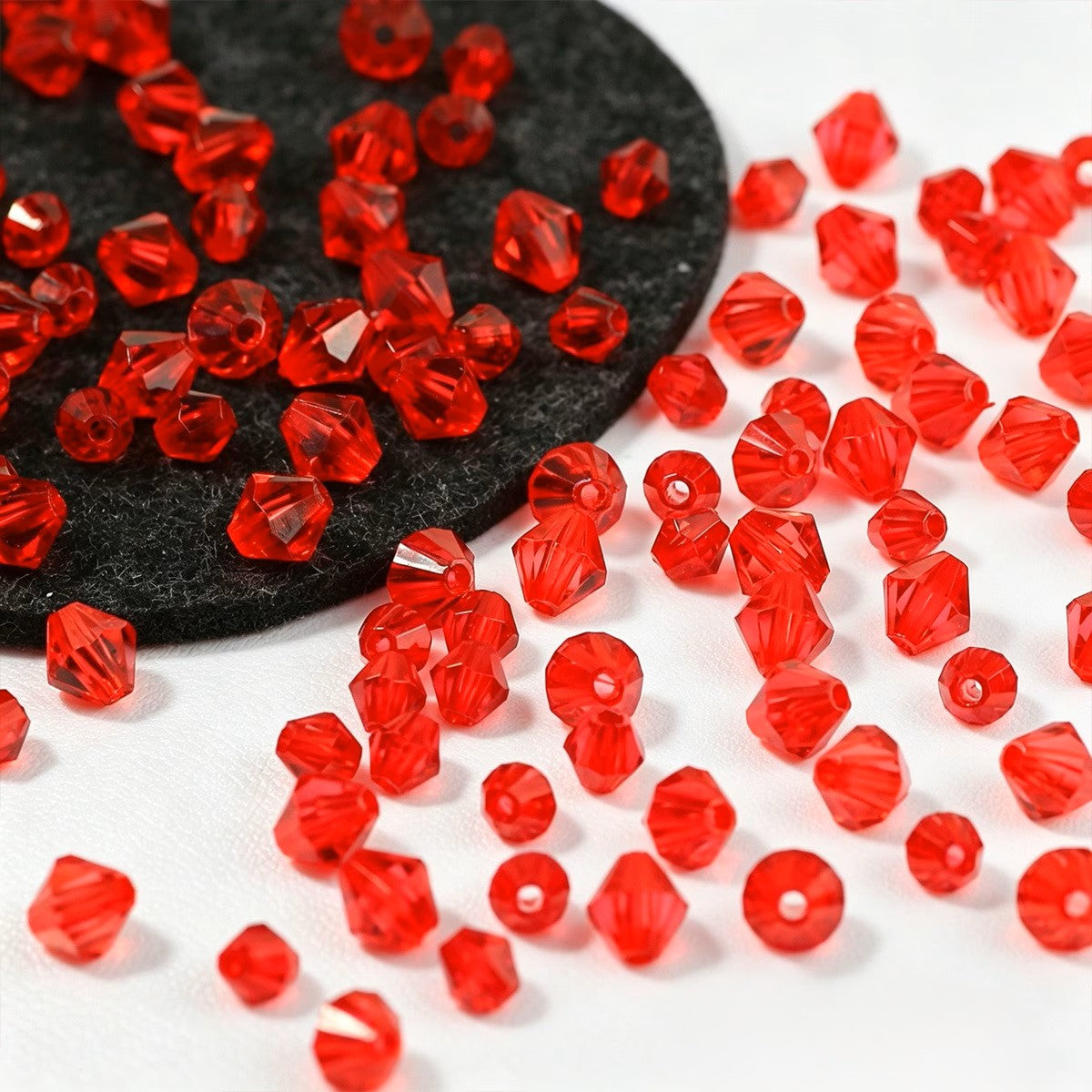 Margele acrilice biconice 4mm rosu