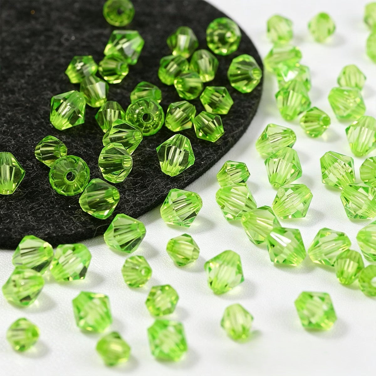 Margele acrilice biconice 4mm verde