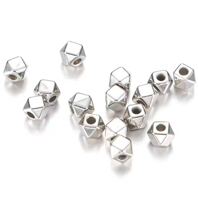 Margele acrilice geometrice 4mm argintiu