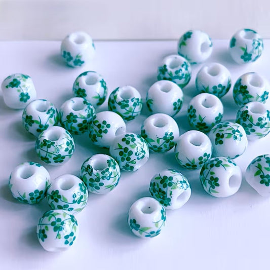 Margele din portelan 8mm alb cu model flori verde