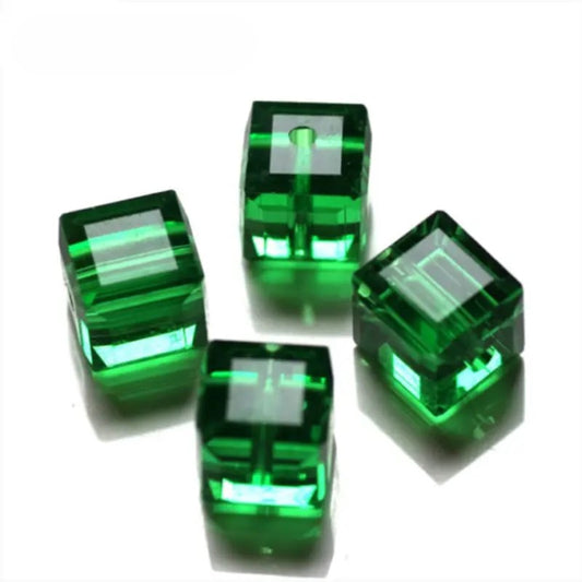 Margele sticla cub 6mm verde